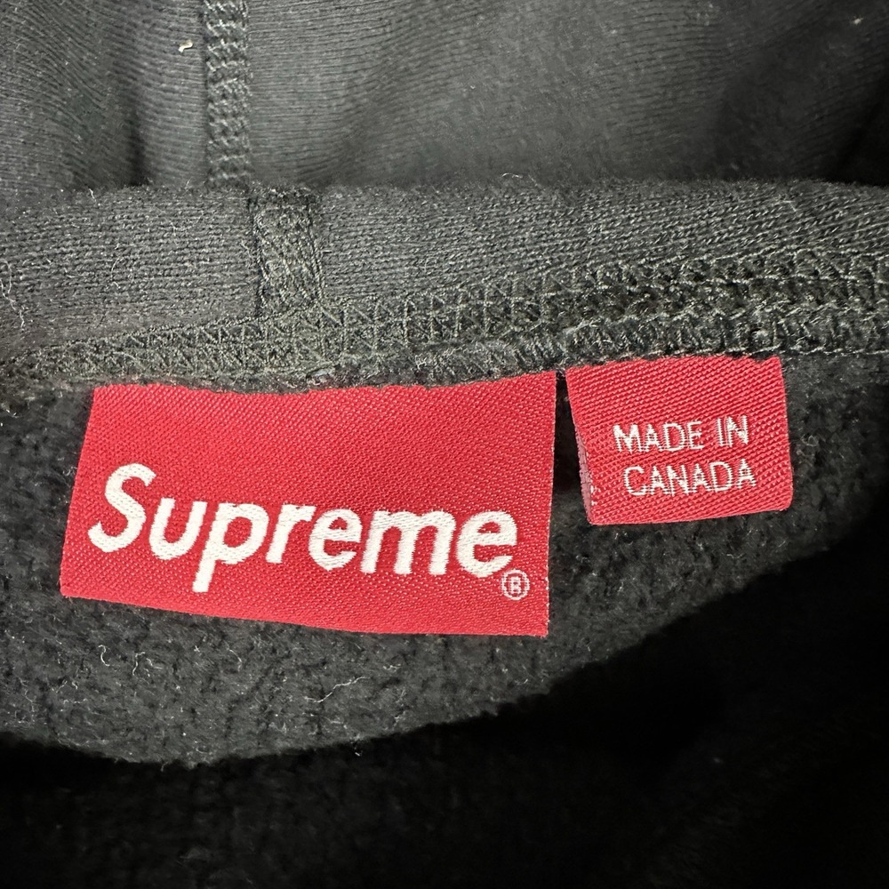 SUPREME Hoodie Mens Small Black World Is Yours Sweatshirt Logo Embroidered READ - Picture 7 of 11
